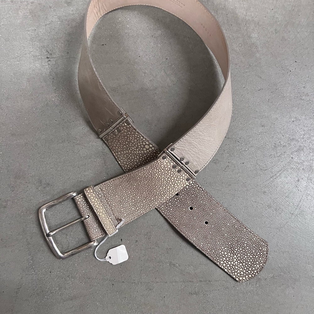 Street ahead beautiful wide hip belt taupe color